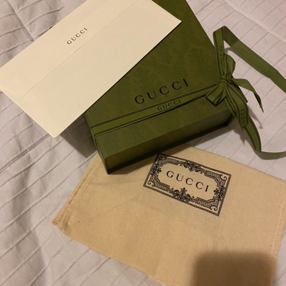 Brand new Gucci Belt. Worn twice. Have Gucci box and receipt to show it’s real - Picture 2 of 5